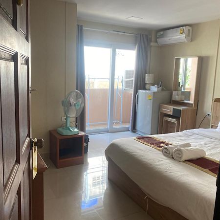 Hug Me Guesthouse Pattaya Eksteriør bilde