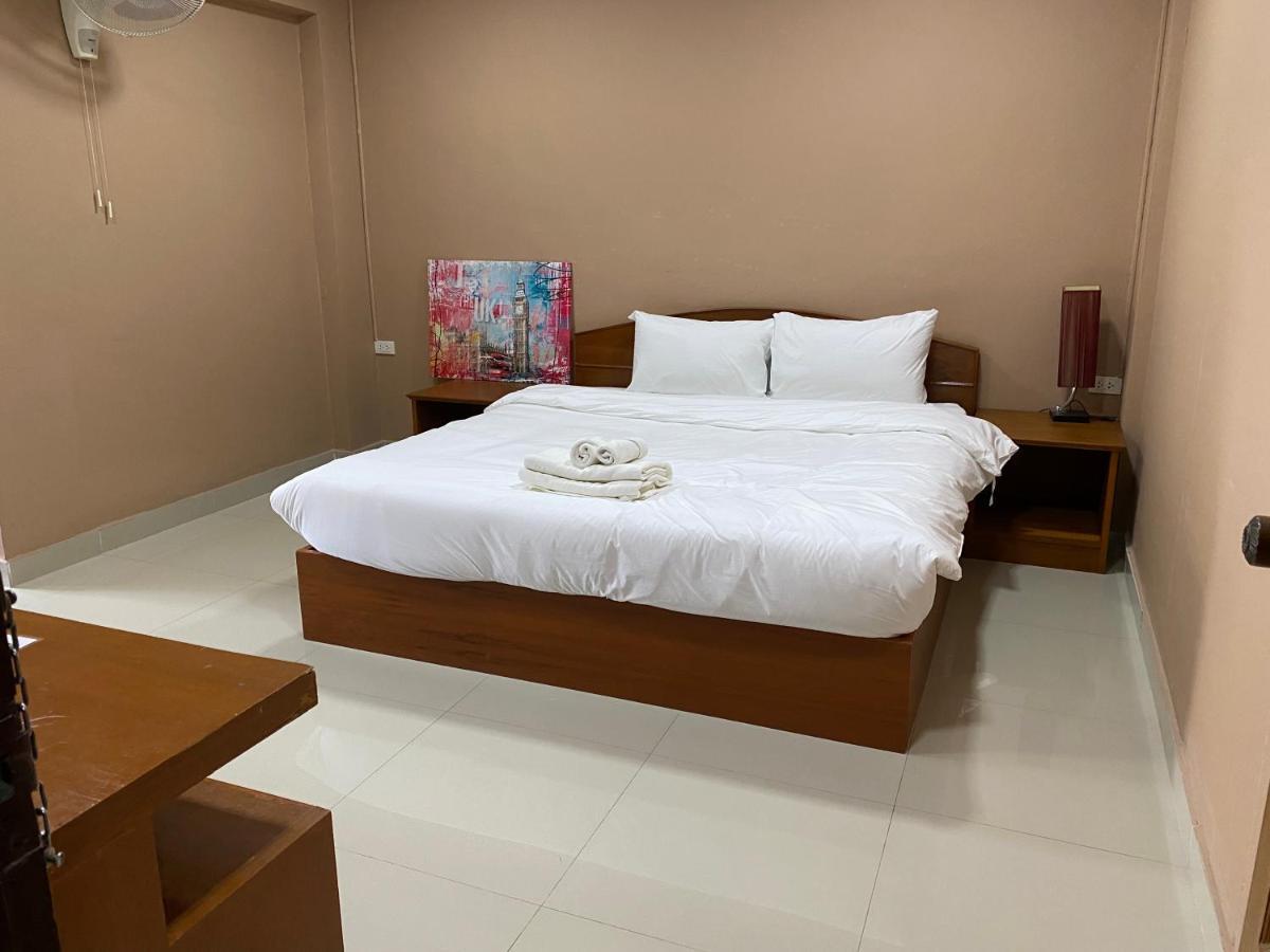 Hug Me Guesthouse Pattaya Eksteriør bilde