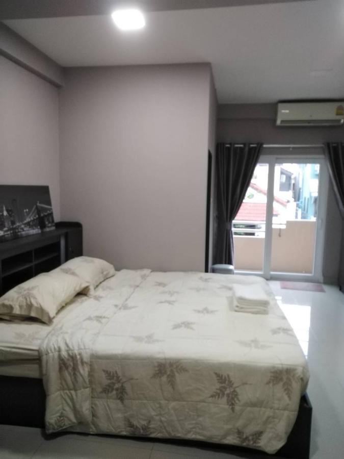 Hug Me Guesthouse Pattaya Eksteriør bilde